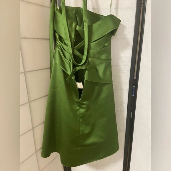 Madison Collection Prom Dress - Picture 3 of 9